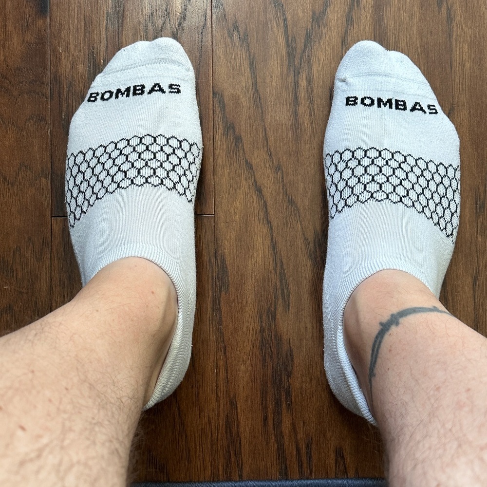 Worn Bombas no-show men’s athletic socks, White